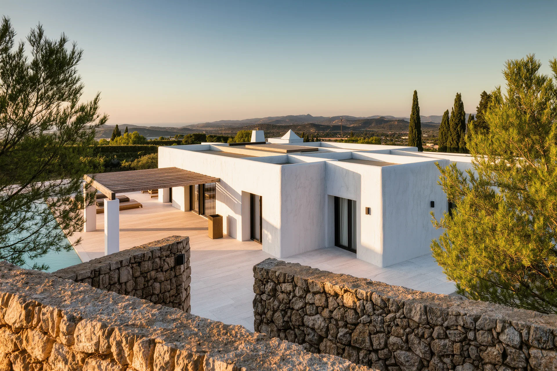 Neubau oder Altbau: Was Käufer auf Ibiza bevorzugen